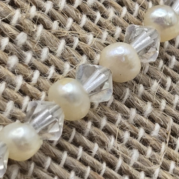 Pearl Crystal Delicate Necklace Toggle clasp - Picture 5 of 9